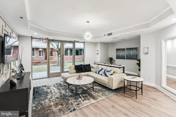 $2,400 | 1024 North Utah Street, Unit 819, Arlington, VA 22201