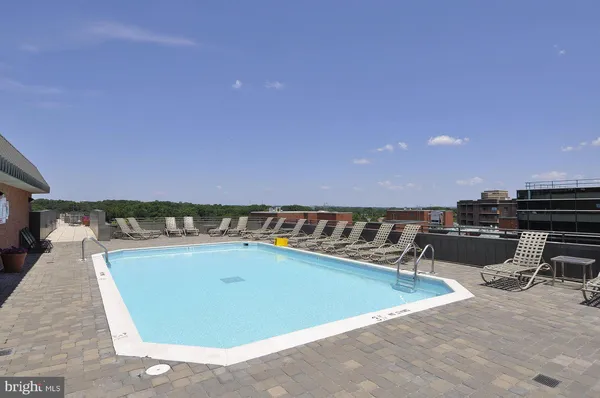 $2,400 | 1024 North Utah Street, Unit 819, Arlington, VA 22201