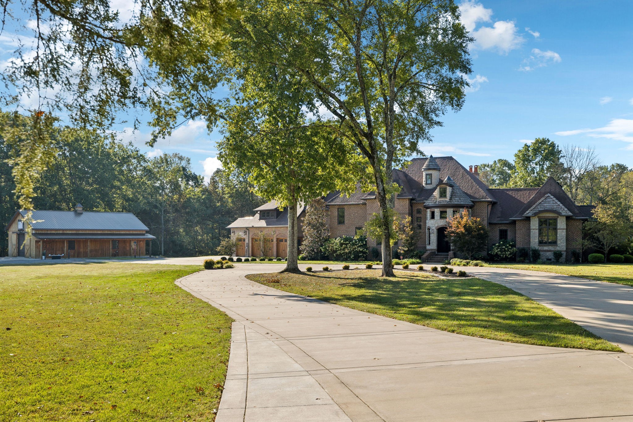 1856 Mires Road Mount Juliet, TN 37122 - Photo 32 of 93 a front view of a house with a garden