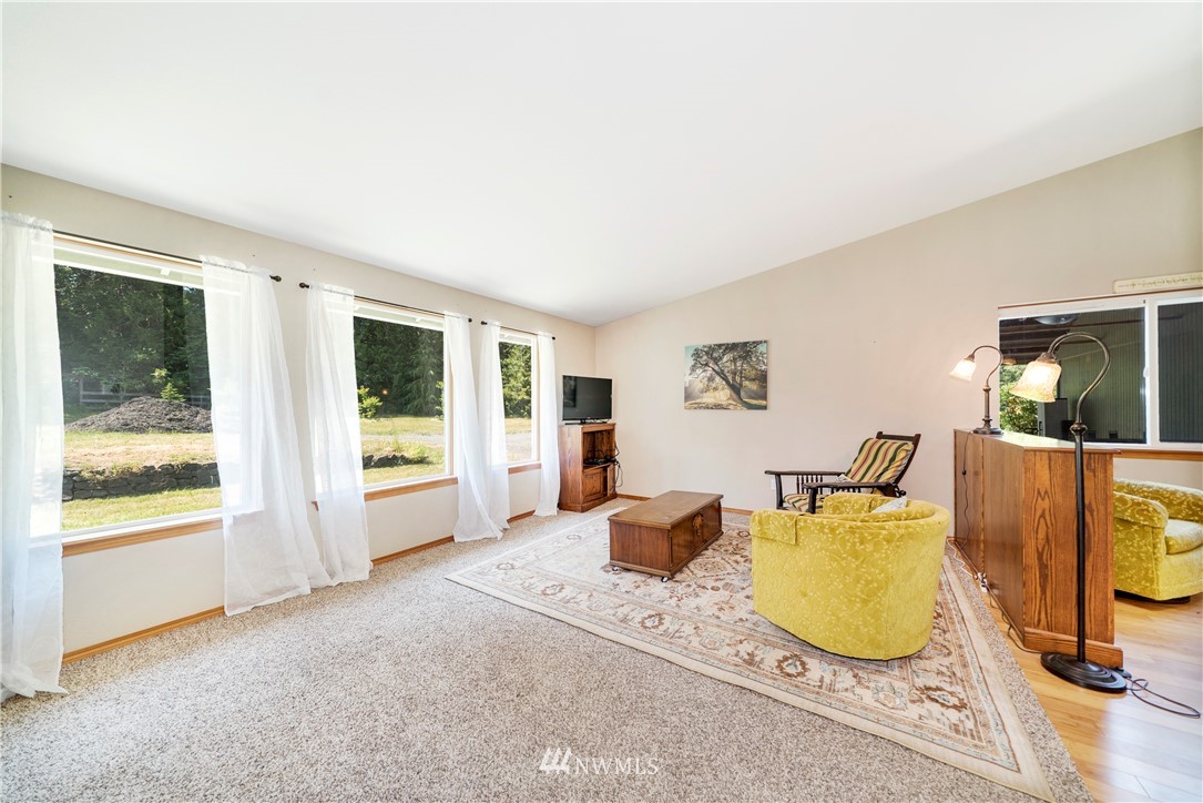 8230 Johnson Point Road Northeast Olympia, WA 98516 - Photo 8 of 25 Gallery Image 8