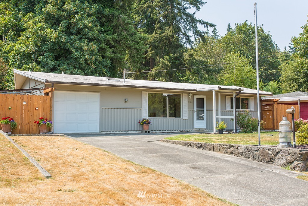 2525 Spring Street Bremerton, WA 98310 - Photo 1 of 20 Gallery Image 1