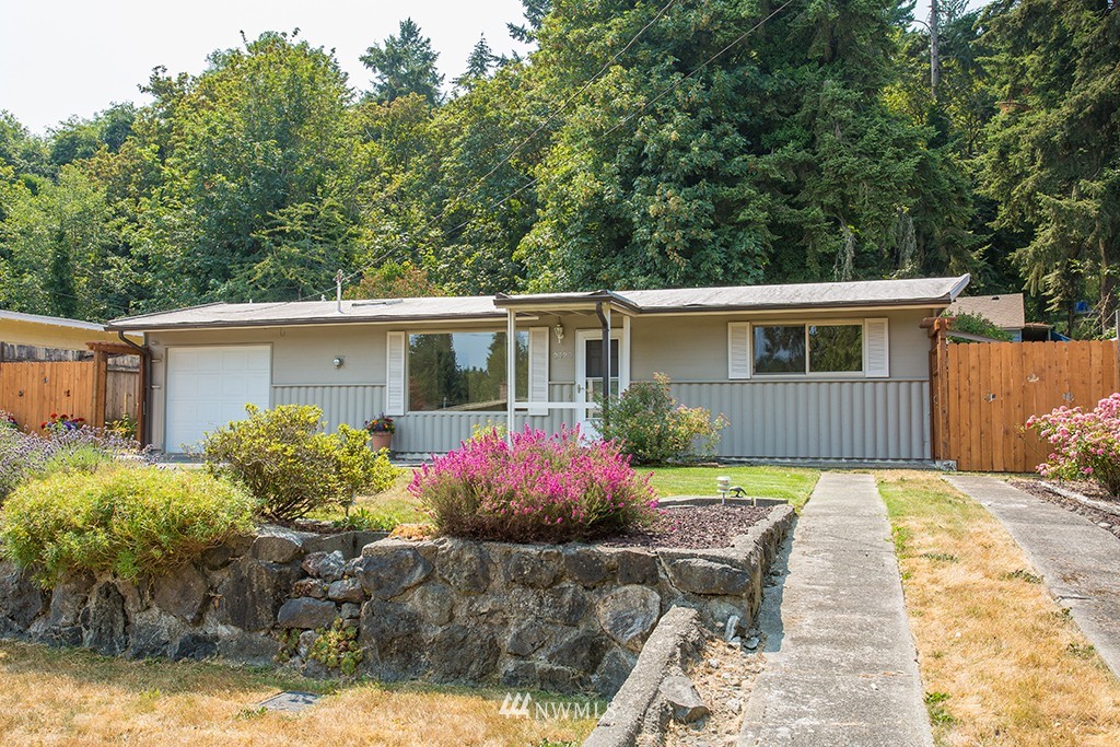 2525 Spring Street Bremerton, WA 98310 - Photo 2 of 20 Gallery Image 2