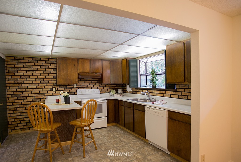 2525 Spring Street Bremerton, WA 98310 - Photo 6 of 20 Gallery Image 6