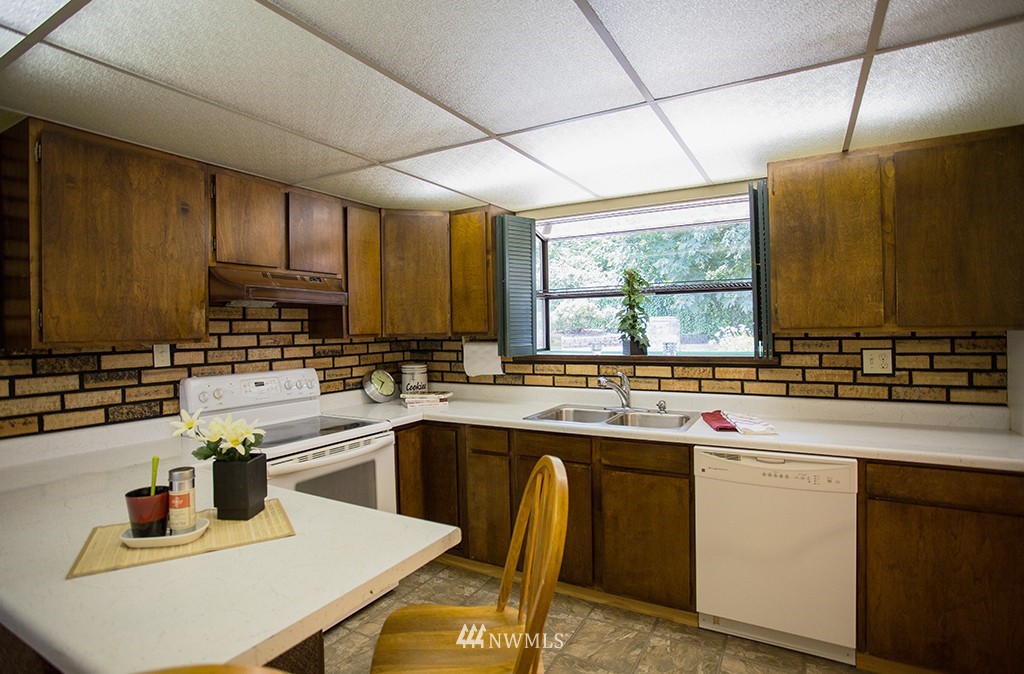 2525 Spring Street Bremerton, WA 98310 - Photo 7 of 20 Gallery Image 7