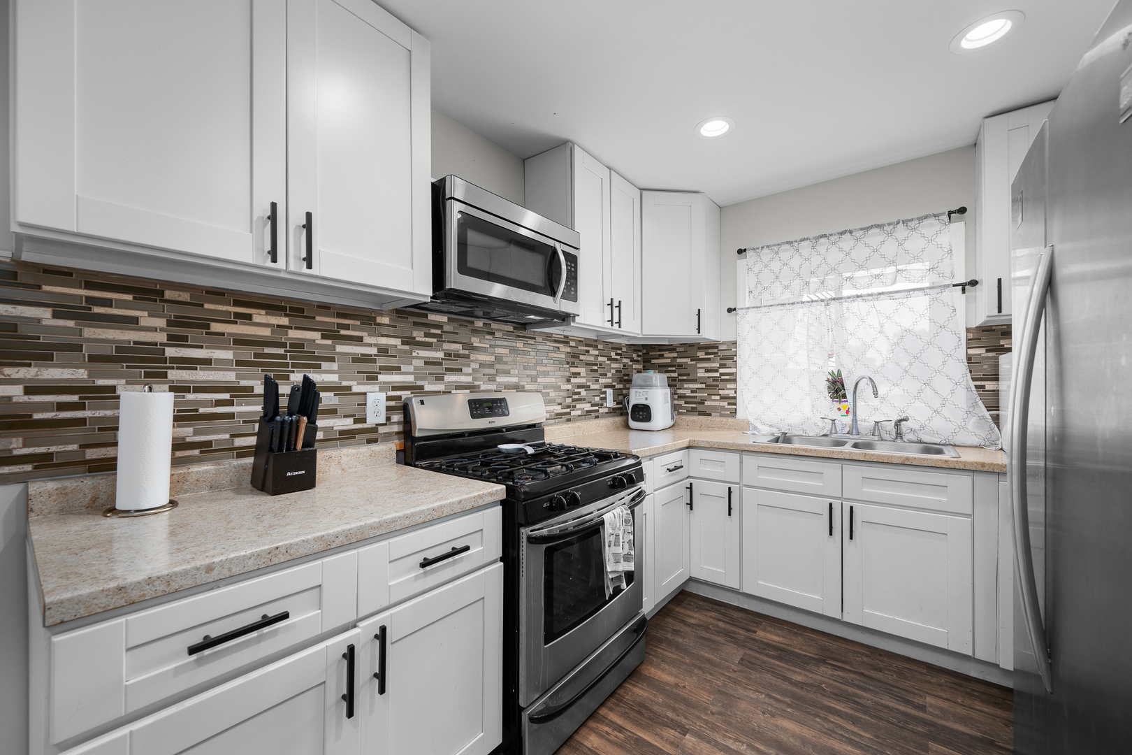 1606 Coyne Center Road Milan, IL 61264 - Photo 8 of 30