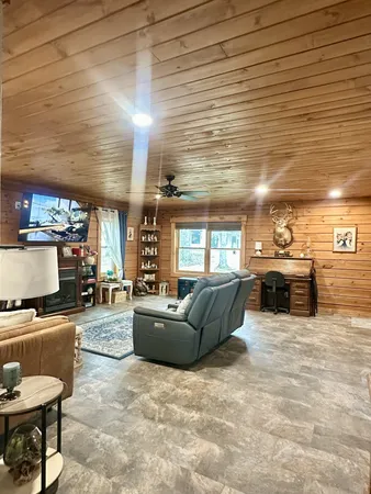 $350,000 | 673 Arrowhead Road, Moss, TN 38575