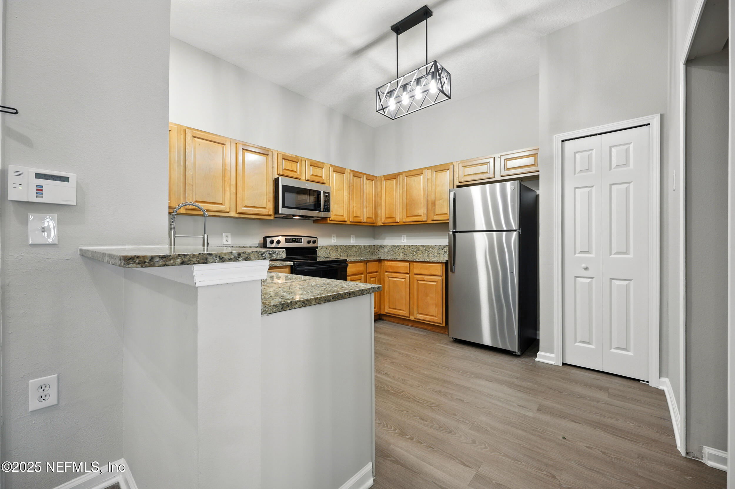 7920 Merrill Road, Unit 107 Jacksonville, FL 32277 - Photo 3 of 26 Kitchen