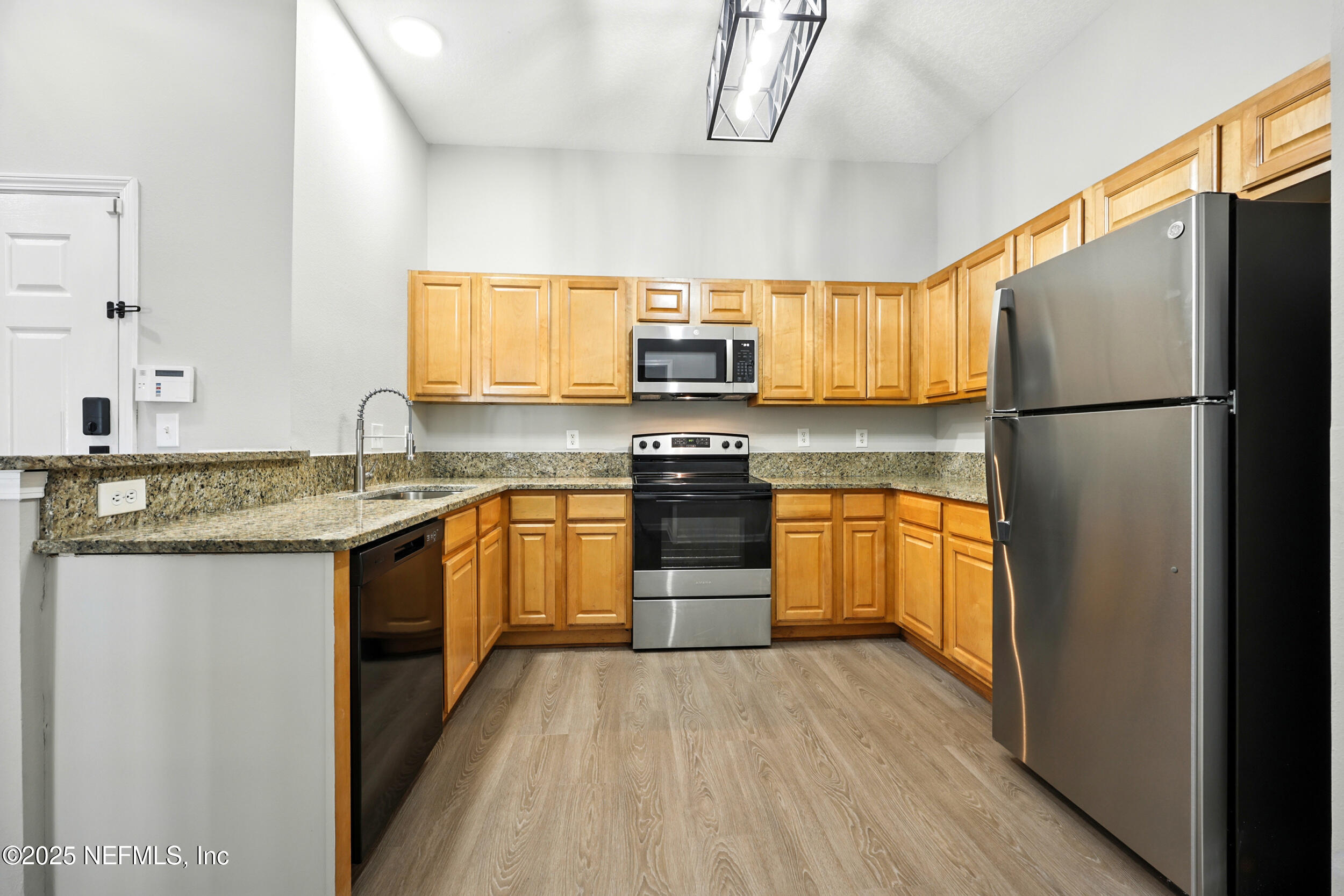 7920 Merrill Road, Unit 107 Jacksonville, FL 32277 - Photo 4 of 26 Kitchen