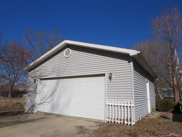 308 North Main Street Brighton, IL 62012 - Photo 3 of 12 Gallery Image 3