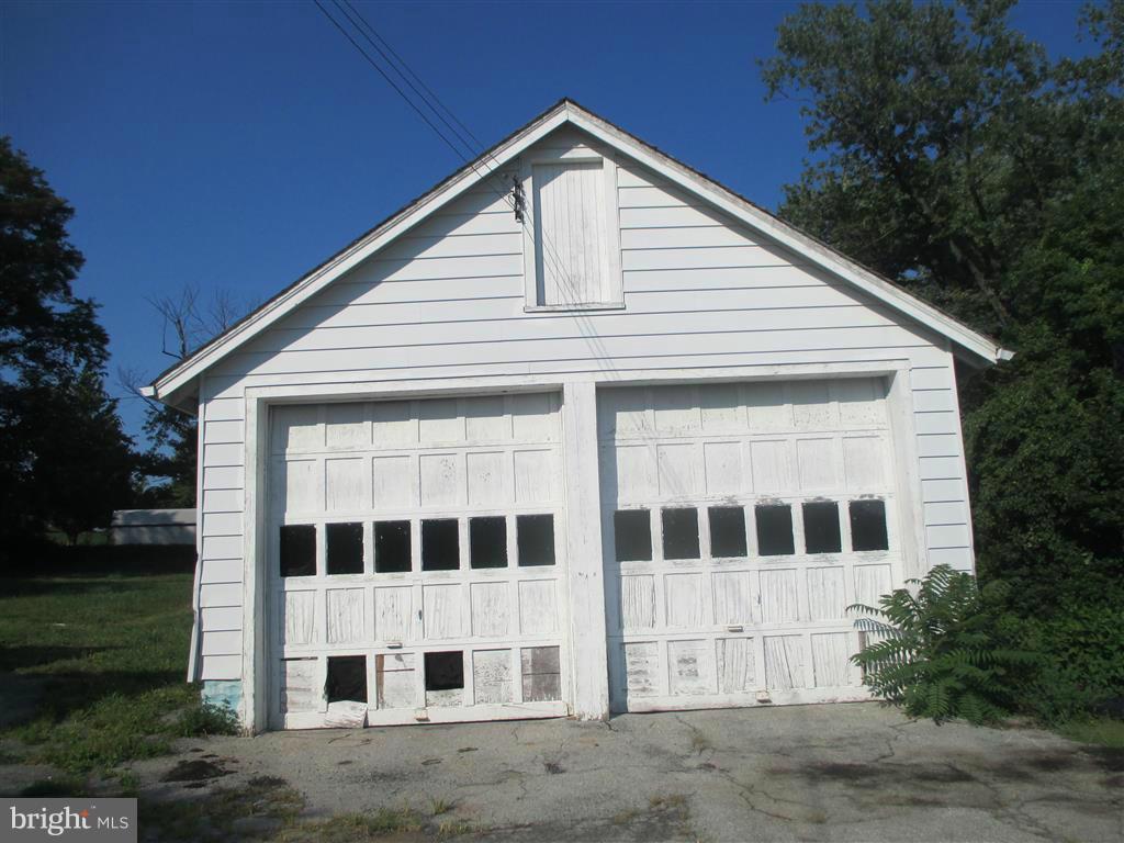 23345 Davis Mill Road Germantown, MD 20876 - Photo 23 of 25 Exterior (Rear)