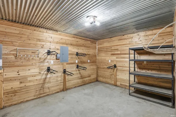 $975,000 | 5133 County Road 48, Auburn, IN 46706