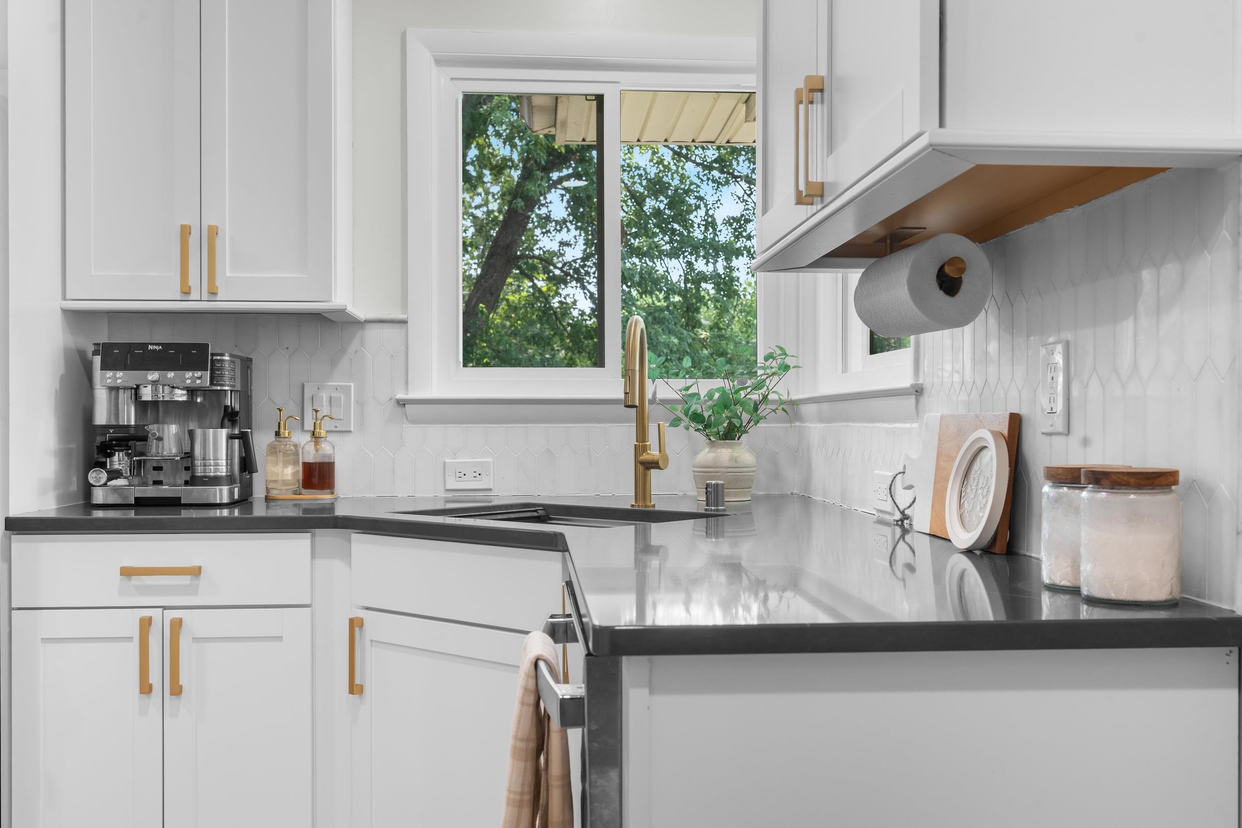 4013 Duke Street Madison, WI 53704 - Photo 11 of 37 Gallery Image 11
