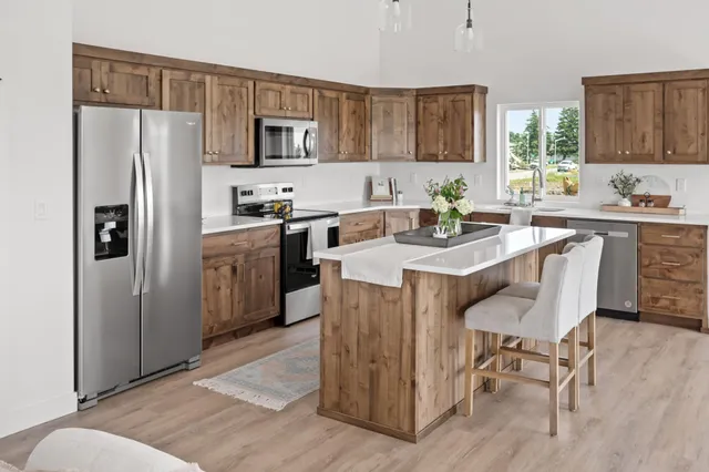 $399,900 | 2611 38th Avenue South, Moorhead, MN 56560