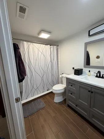 $3,200 | 8000 North Ozark Avenue, Niles, IL 60714