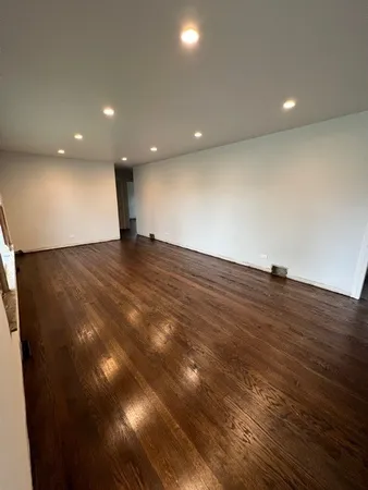 $3,200 | 8000 North Ozark Avenue, Niles, IL 60714