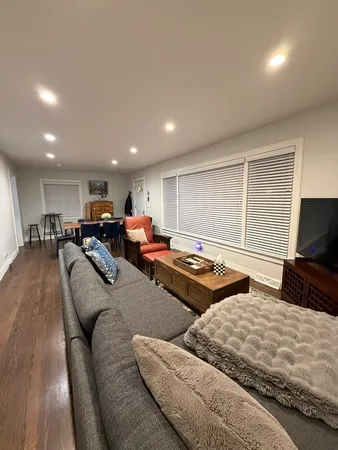 $3,200 | 8000 North Ozark Avenue, Niles, IL 60714