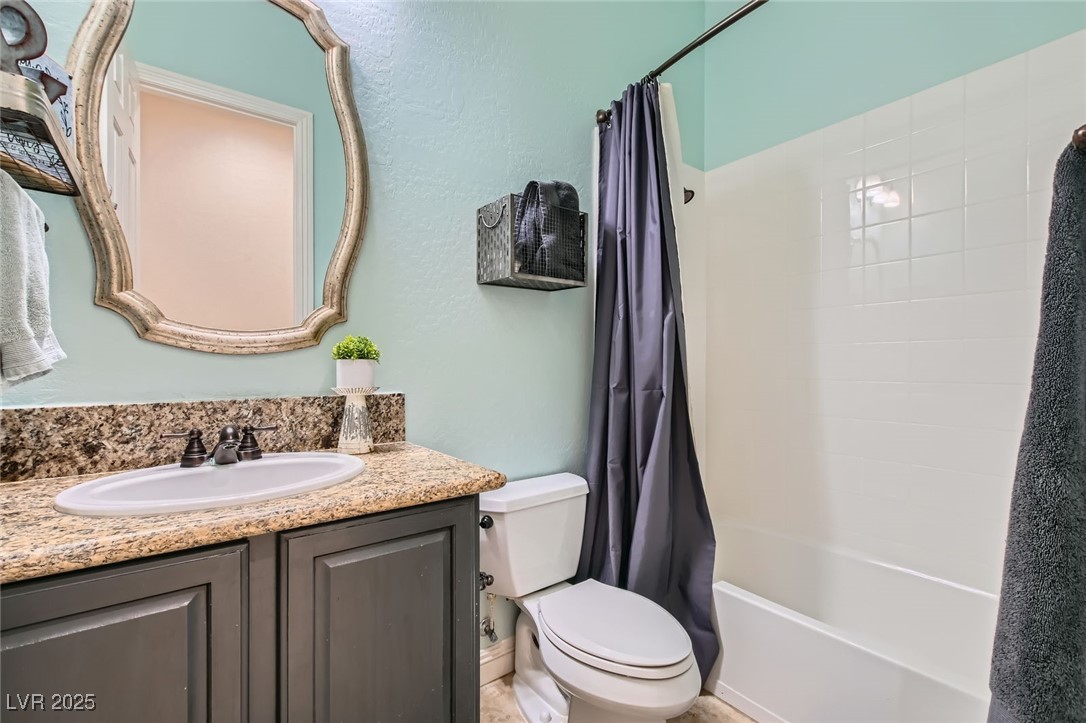 7404 Eggshell Drive North Las Vegas, NV 89084 - Photo 20 of 39 Bathroom #2 with vanity, and shower / bathtub comb