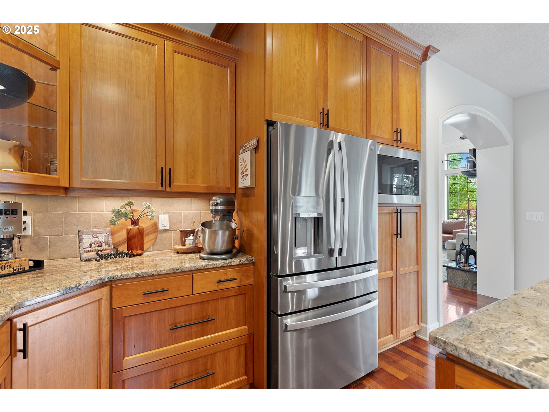 37212 South Sawtell Road Molalla, OR 97038 - Photo 11 of 46 a kitchen with stainless steel appliances granite countertop a refrigerator and a sink