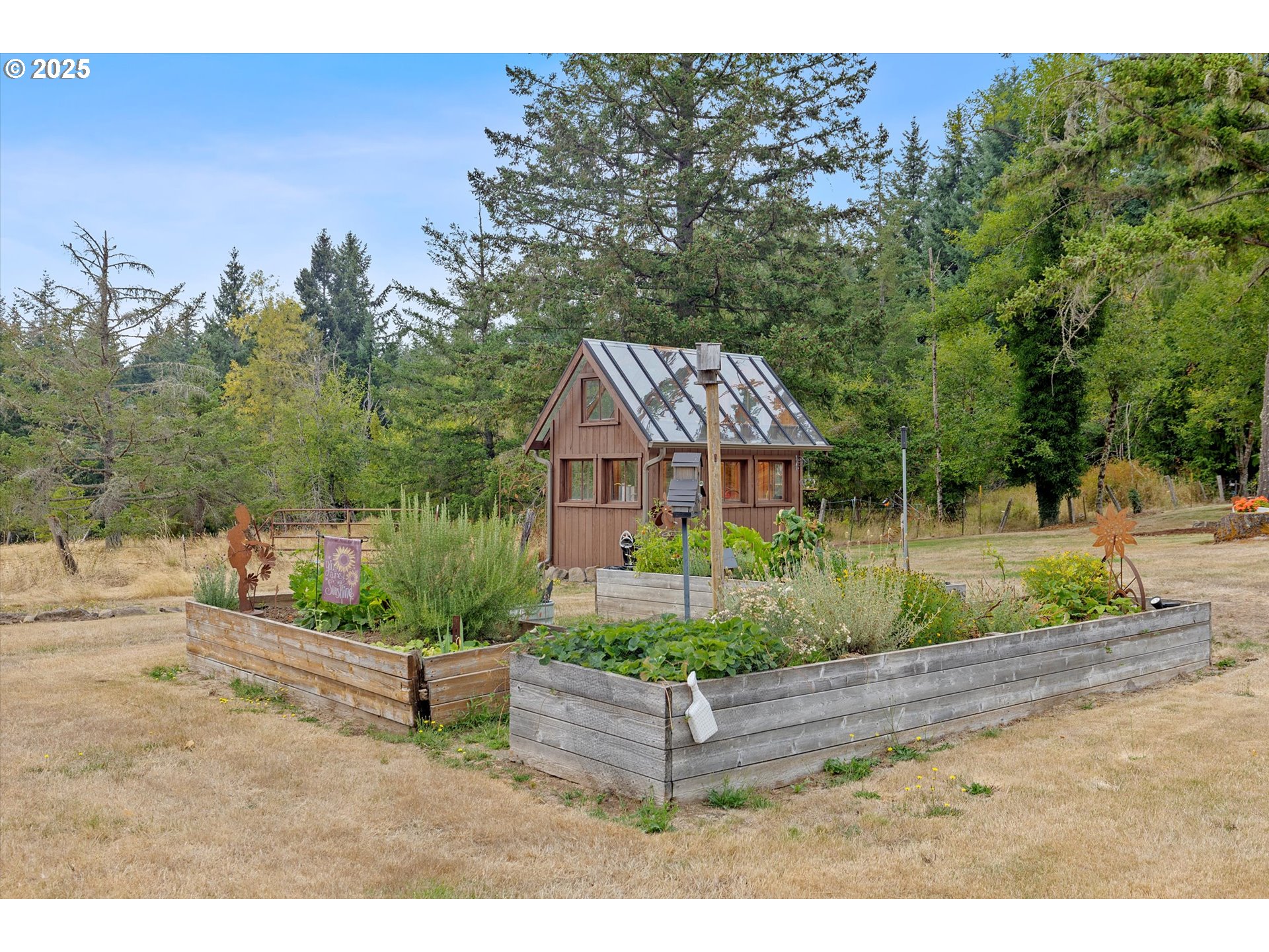 37212 South Sawtell Road Molalla, OR 97038 - Photo 23 of 46 a aerial view of a house with a yard