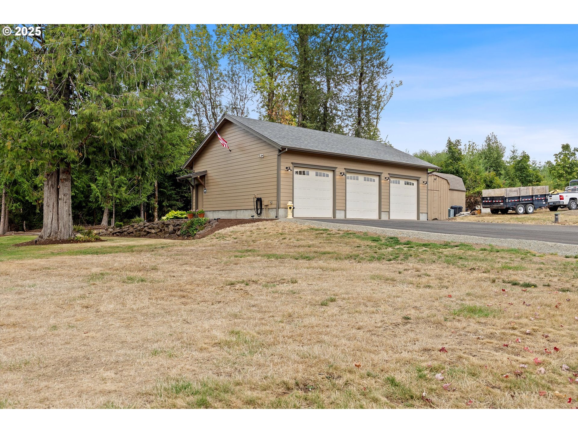 37212 South Sawtell Road Molalla, OR 97038 - Photo 29 of 46 a view of a house with a yard