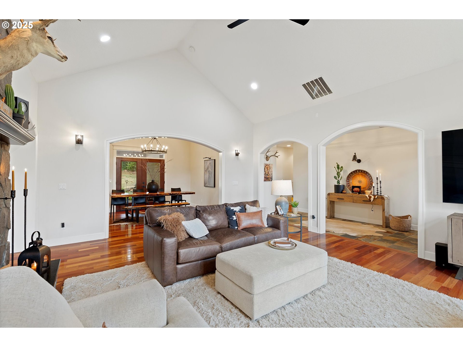 37212 South Sawtell Road Molalla, OR 97038 - Photo 6 of 46 a living room with furniture and wooden floor