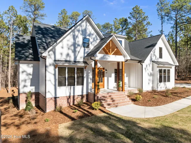 $780,000 | 315 Longleaf Drive, West End, NC 27376