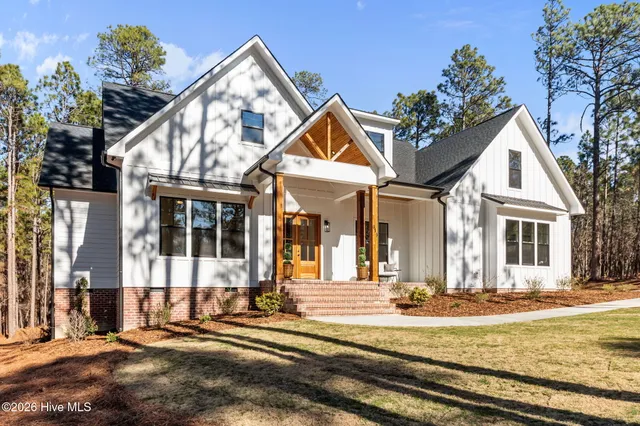 $780,000 | 315 Longleaf Drive, West End, NC 27376