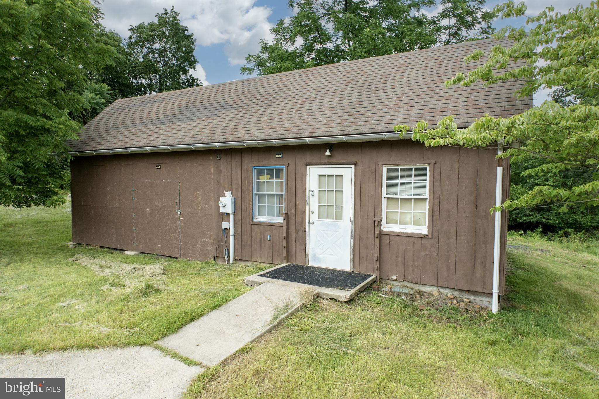 2488 Sanatoga Road Pottstown, PA 19464 - Photo 69 of 92 Utility shed