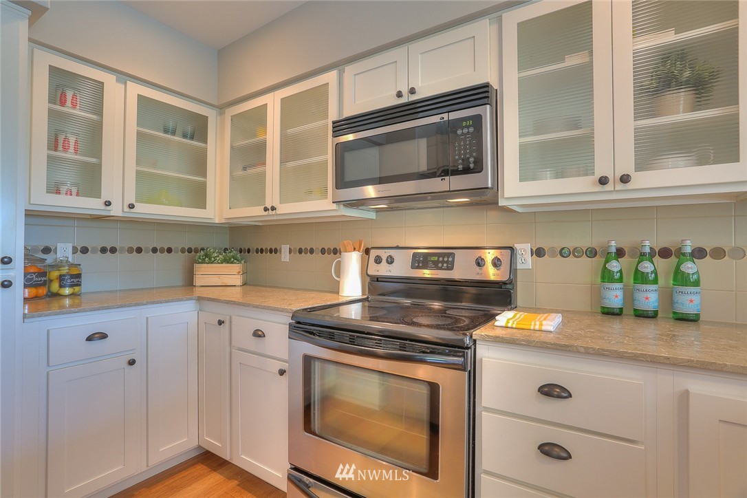 3912 Midvale Avenue North, Unit 301 Seattle, WA 98103 - Photo 12 of 25