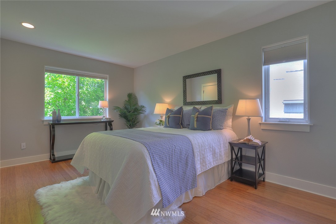 3912 Midvale Avenue North, Unit 301 Seattle, WA 98103 - Photo 17 of 25