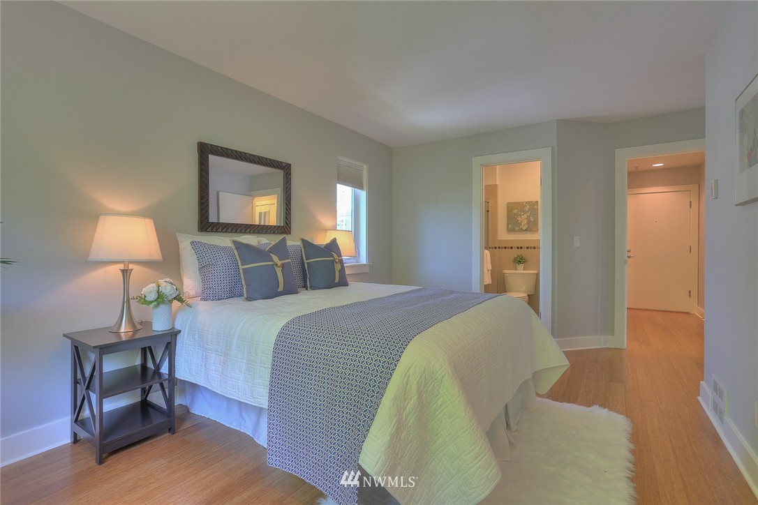 3912 Midvale Avenue North, Unit 301 Seattle, WA 98103 - Photo 18 of 25
