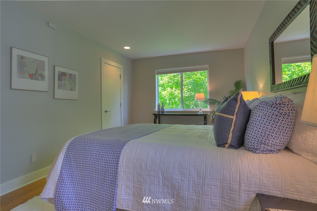 3912 Midvale Avenue North, Unit 301 Seattle, WA 98103 - Photo 19 of 25