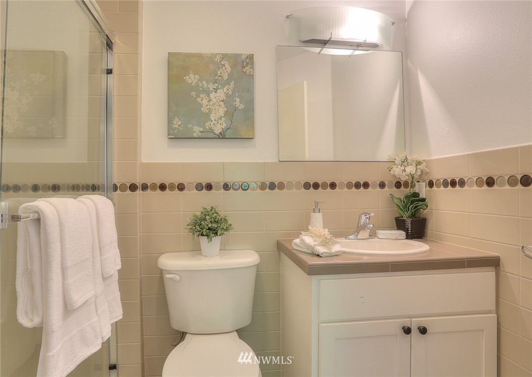 3912 Midvale Avenue North, Unit 301 Seattle, WA 98103 - Photo 20 of 25