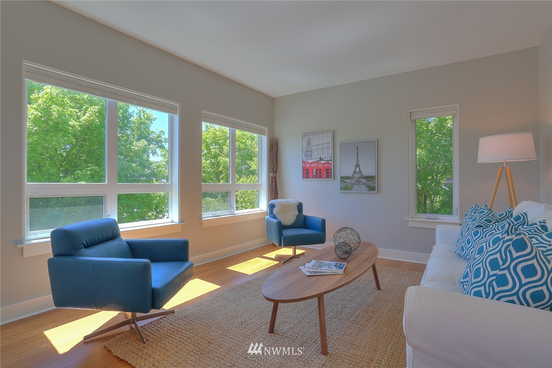 3912 Midvale Avenue North, Unit 301 Seattle, WA 98103 - Photo 3 of 25