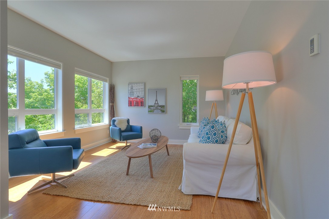 3912 Midvale Avenue North, Unit 301 Seattle, WA 98103 - Photo 7 of 25