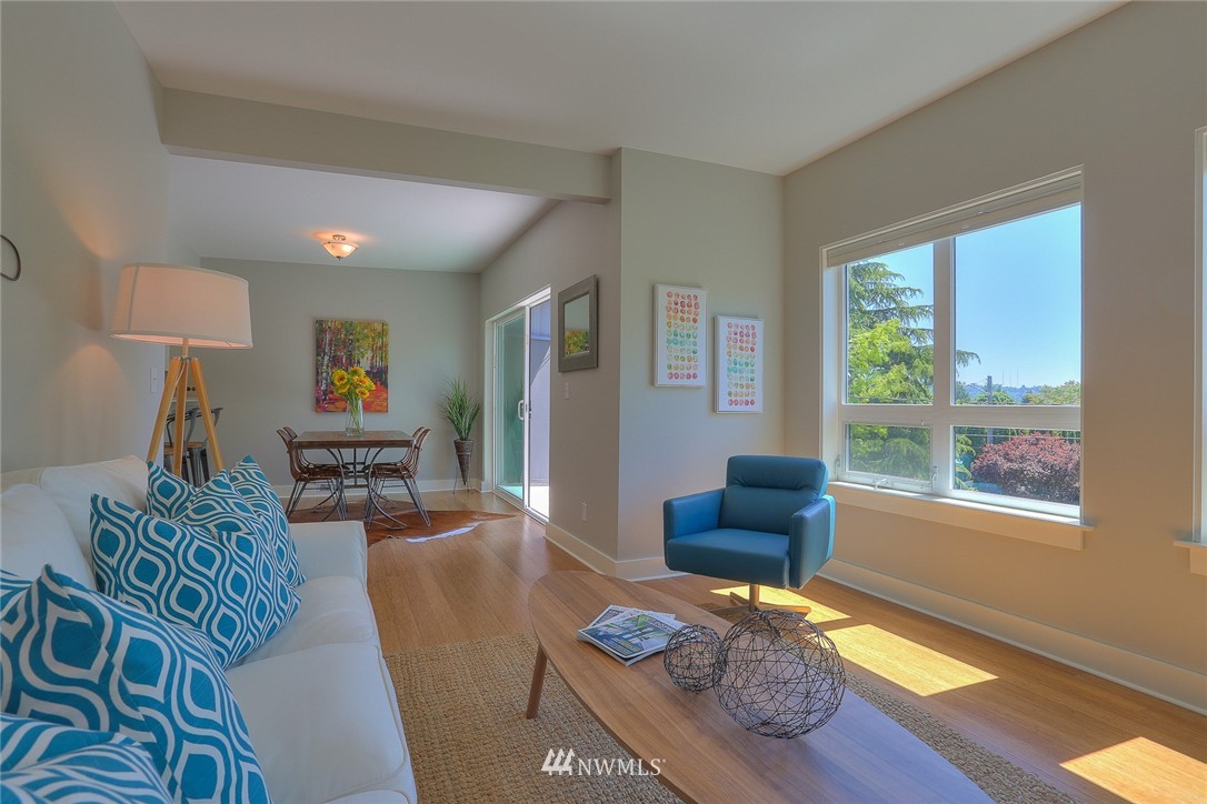 3912 Midvale Avenue North, Unit 301 Seattle, WA 98103 - Photo 8 of 25