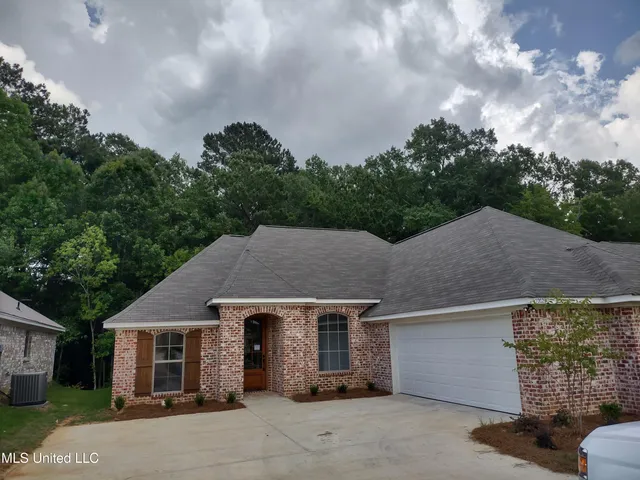 $2,095 | 1007 Silver Circle, Pearl, MS 39208
