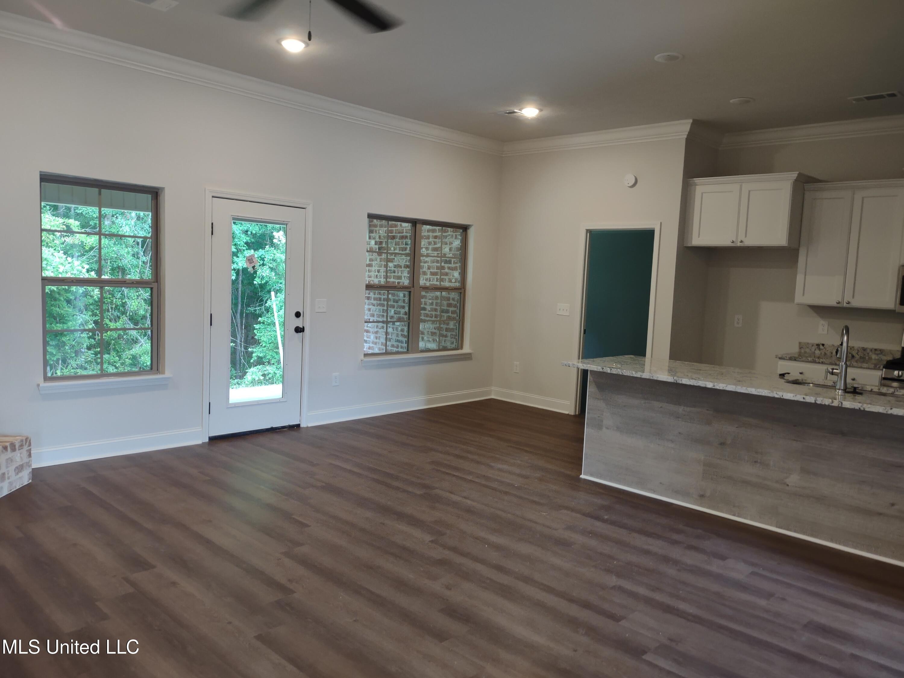 1007 Silver Circle Pearl, MS 39208 - Photo 3 of 9 1