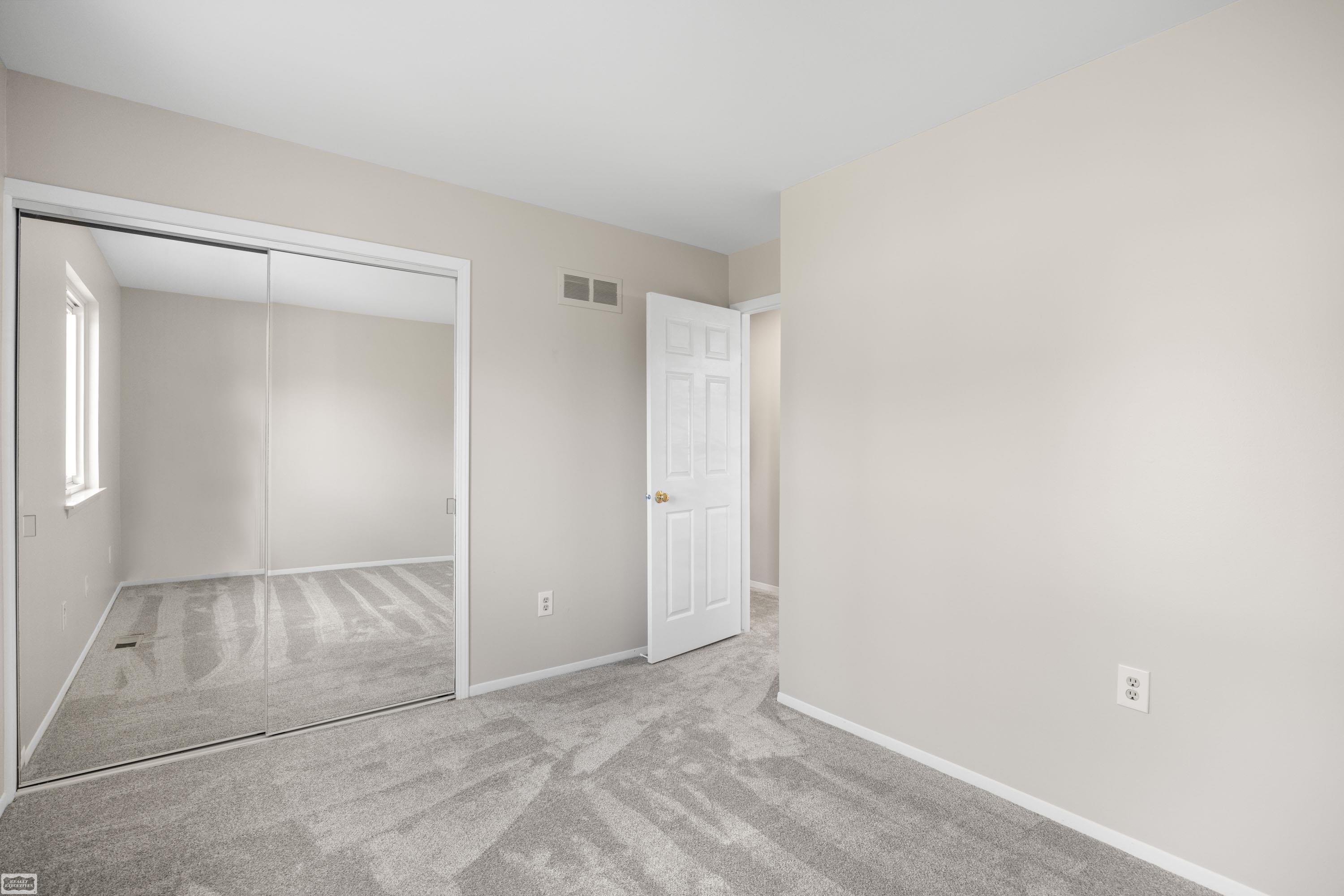 14235 Martin Road Warren, MI 48088 - Photo 15 of 25 50159742-94d405e9-a9f9-4d13-a787-4278cee31b8c.JPG