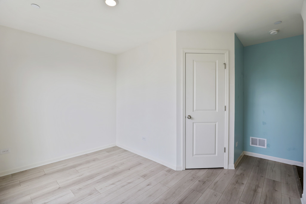 1298 Catalina Ct. Schaumburg, IL 60173 - Photo 14 of 19