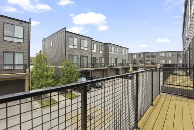 $3,000 | 1298 Catalina Ct., Schaumburg, IL 60173