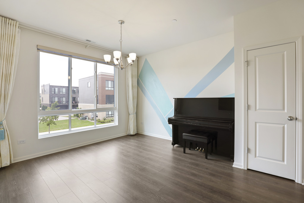 1298 Catalina Ct. Schaumburg, IL 60173 - Photo 6 of 19