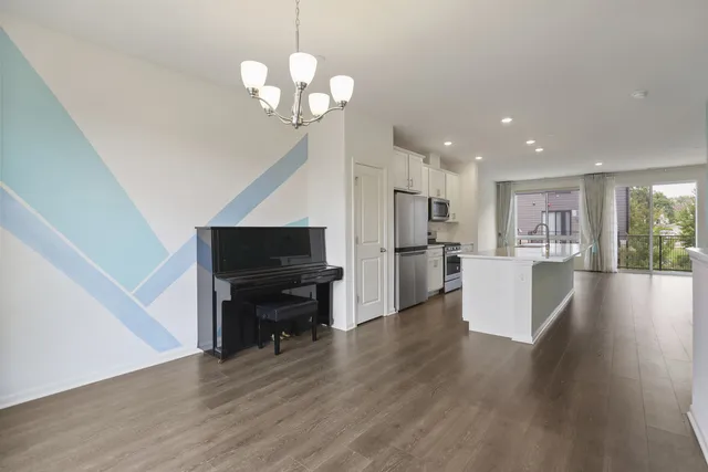 $3,000 | 1298 Catalina Ct., Schaumburg, IL 60173