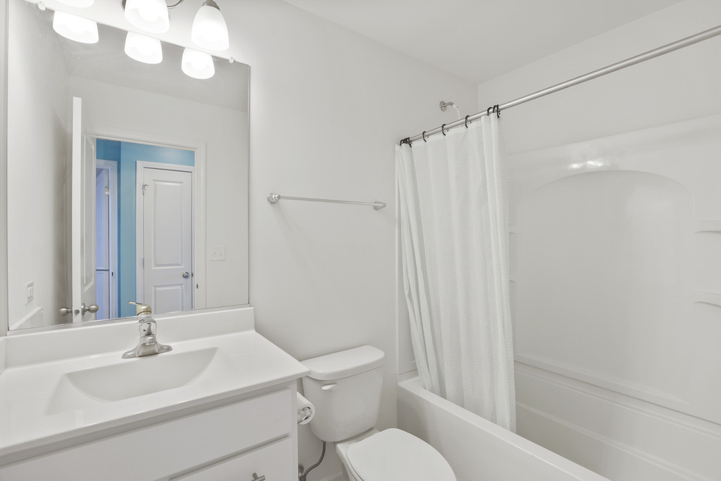 1298 Catalina Ct. Schaumburg, IL 60173 - Photo 10 of 19