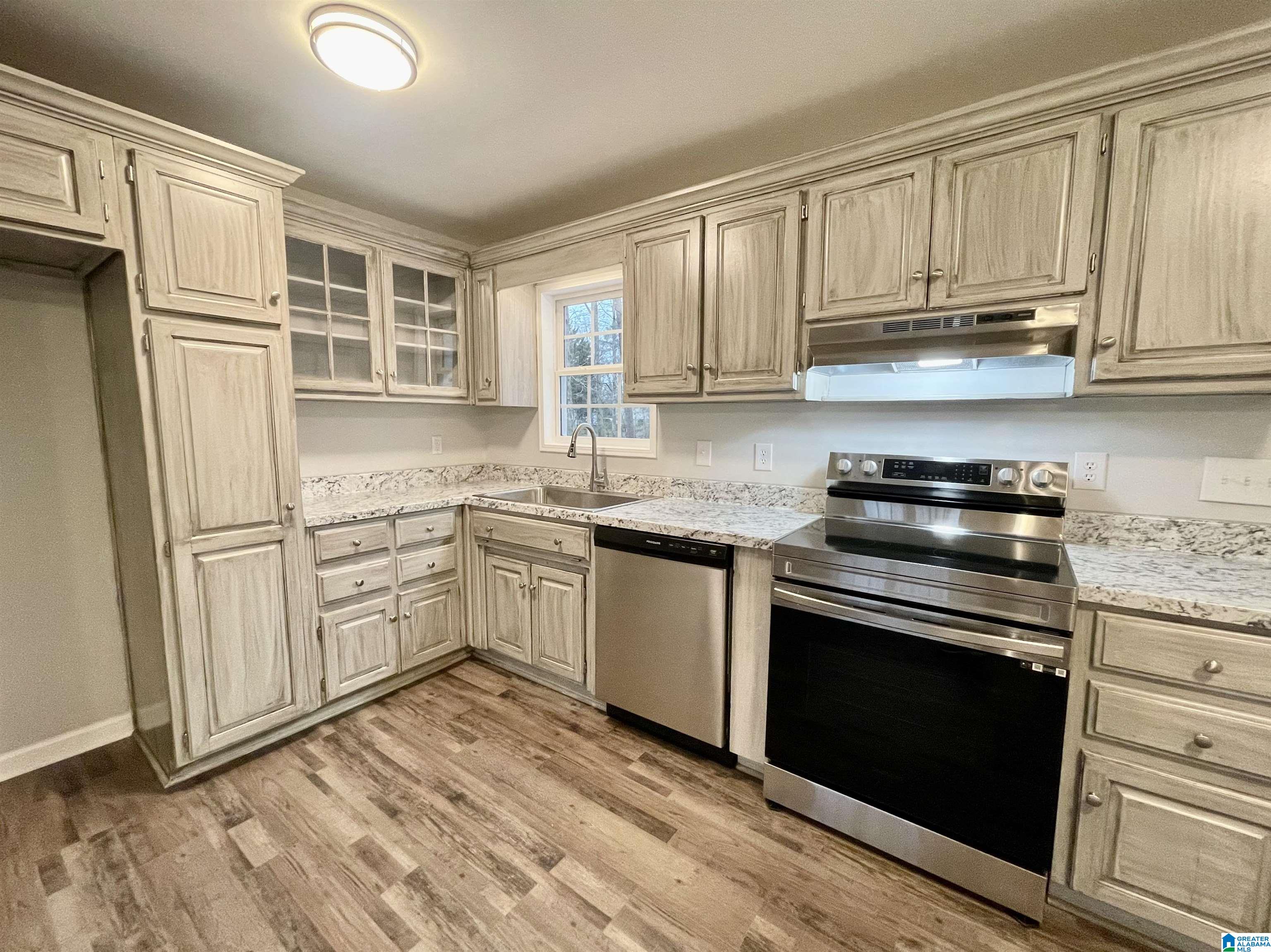 1501 Mountain Lake Road Warrior, AL 35180 - Photo 18 of 51