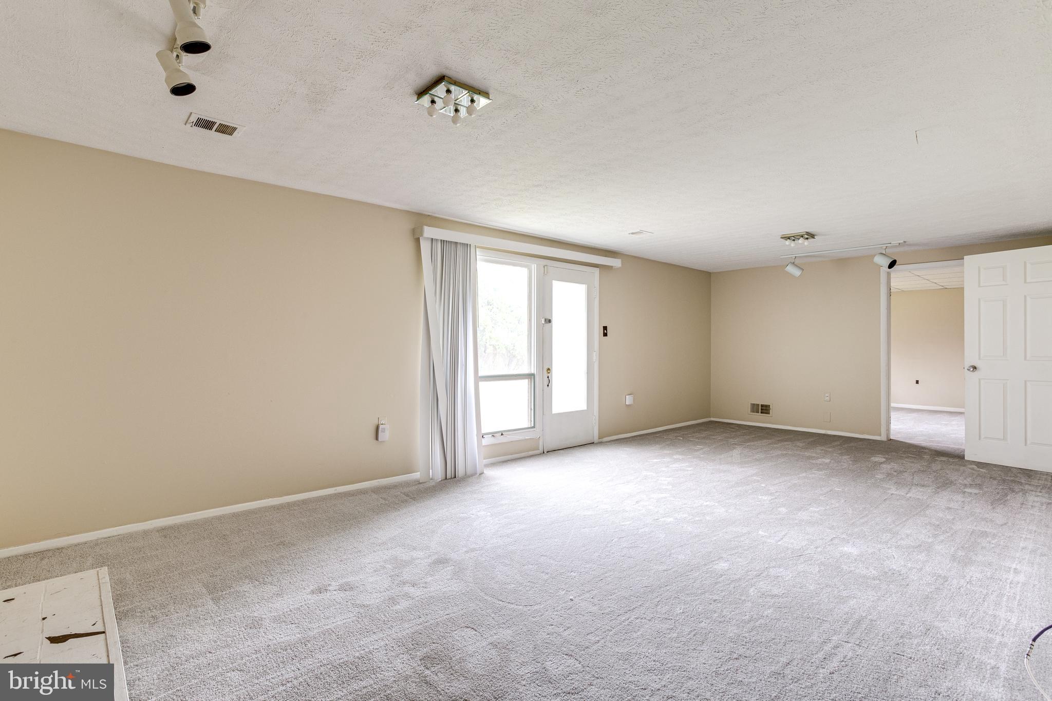 10400 Iris Place Adelphi, MD 20783 - Photo 17 of 32