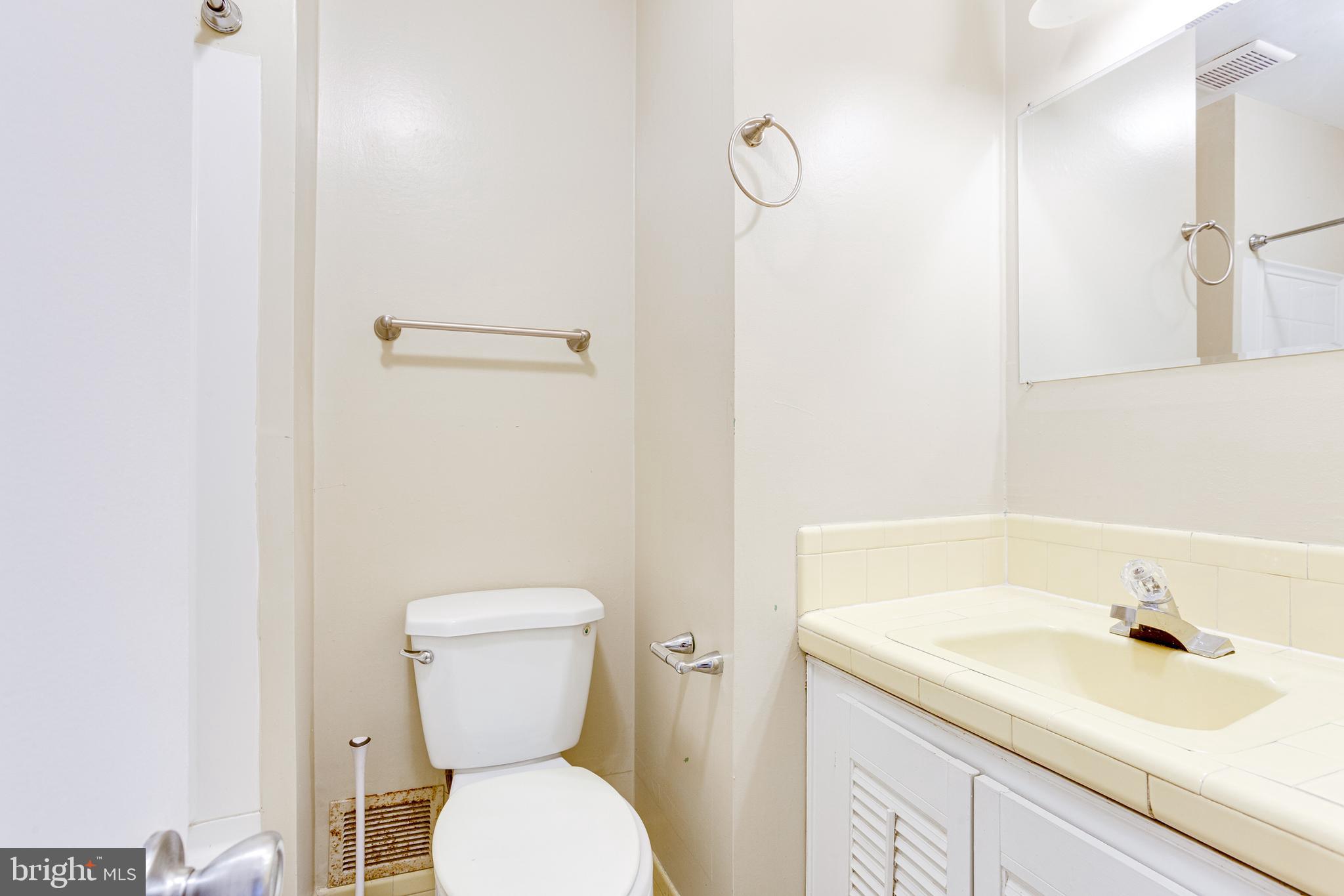 10400 Iris Place Adelphi, MD 20783 - Photo 9 of 32