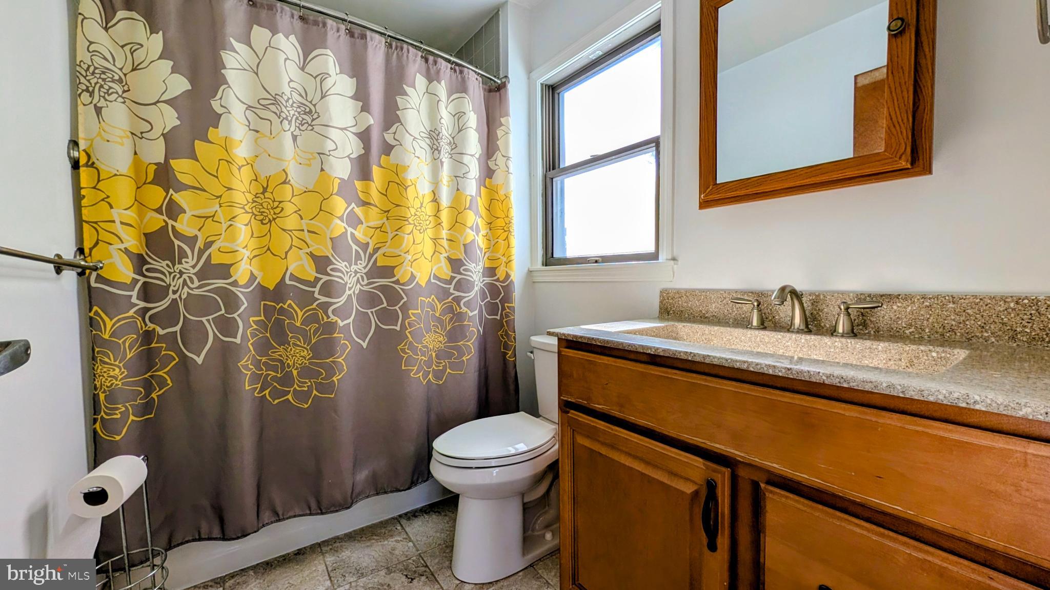 1 West Belair Road Ridley Park, PA 19078 - Photo 20 of 30 Hall Bath w/ tub/shower and oversized vanity