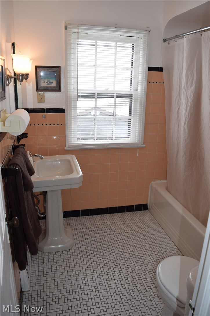 3666 Bainbridge Road Cleveland Heights, OH 44118 - Photo 22 of 30