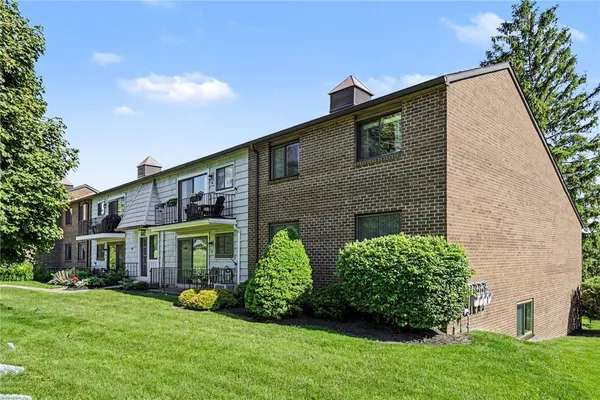 $199,900 | 1 High Gate Trail, Unit 8, Perinton, NY 14450